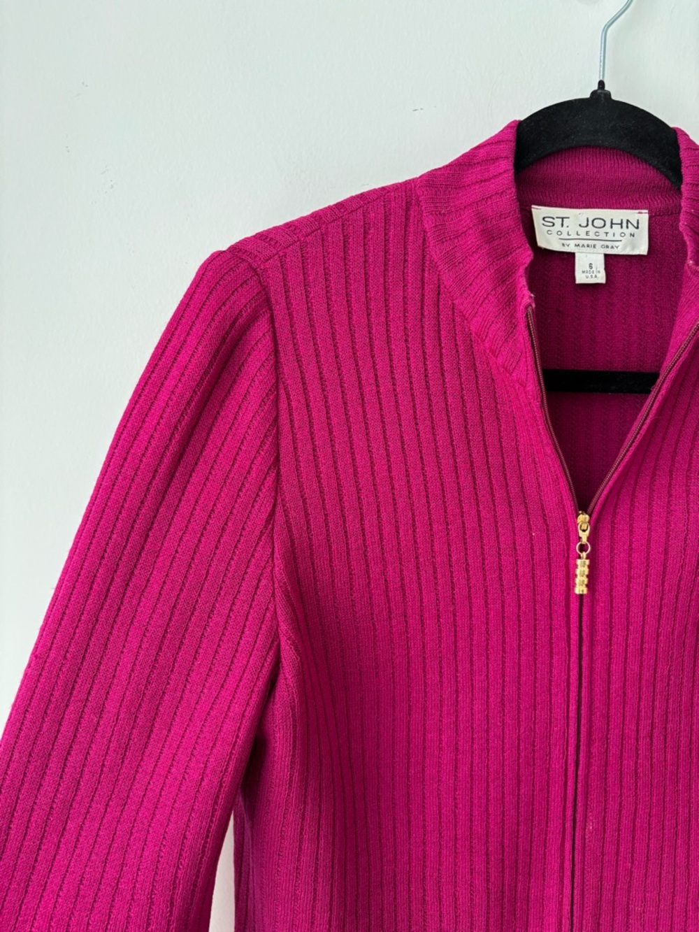 St. John Fuchsia Zip-Front Ribbed Knit Jacket - Picture 5 of 12
